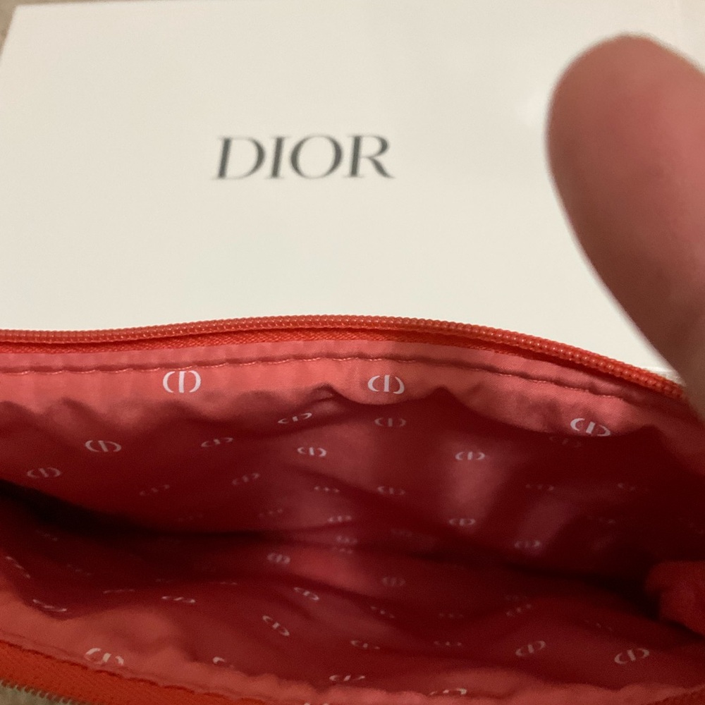 Christian Dior tote and makeup pouch brand new in corral color - Picture 4 of 4
